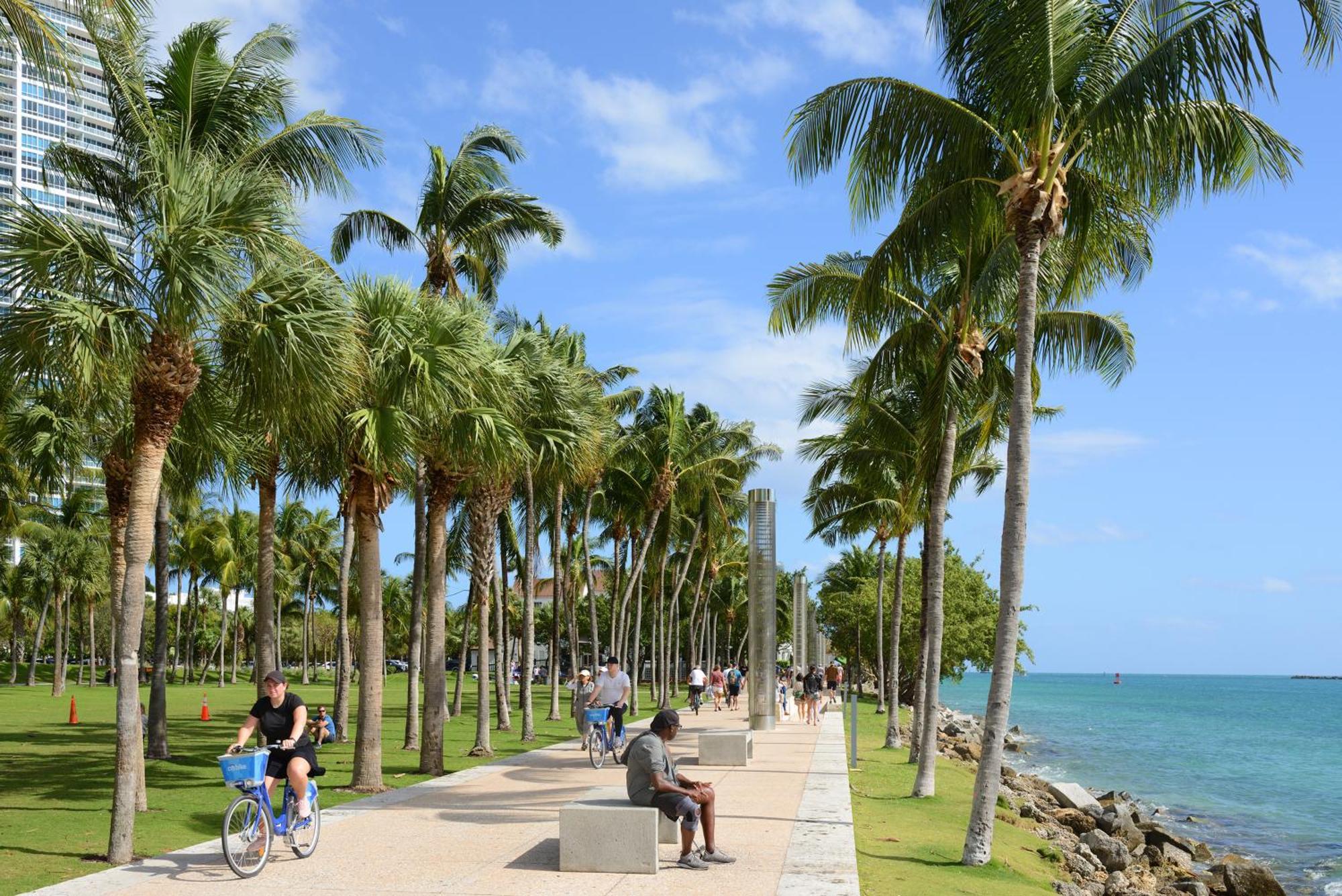 Beachfront Bentley Hotel One Bedroom Suite With Balcony And Beach Access 迈阿密海滩 外观 照片